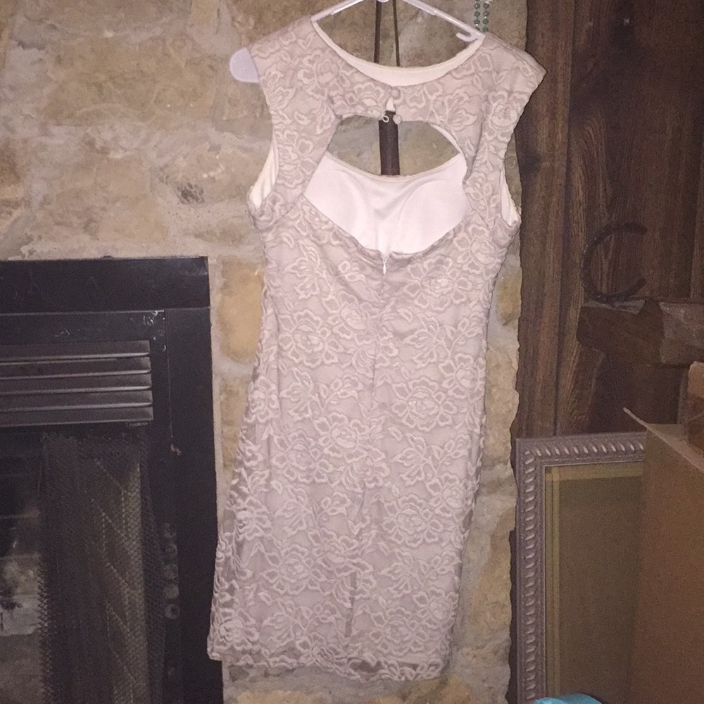 Dress - Picture 4 of 4